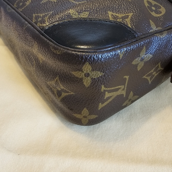 LOUIS VUITTON Compiegne 28 Clutch Bag - Picture 10 of 16